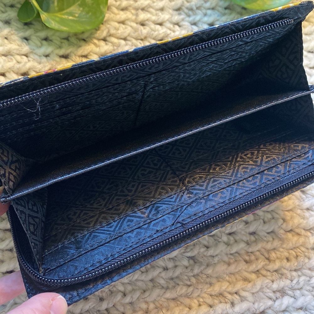RELIC WALLET 😍 - Picture 5 of 6